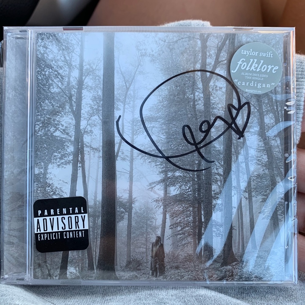 SIGNED Folklore Taylor Swift CD